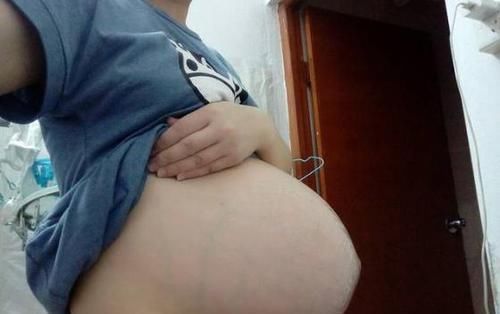 90后|90后孕妈的“悬浮肚”火了,网友直呼长见识,产科医生:很危险