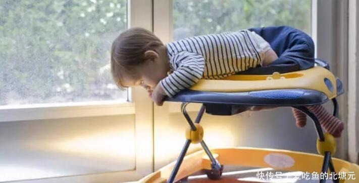 发育|宝宝学走路,这三个误区“害娃不浅”,很多父母经常做