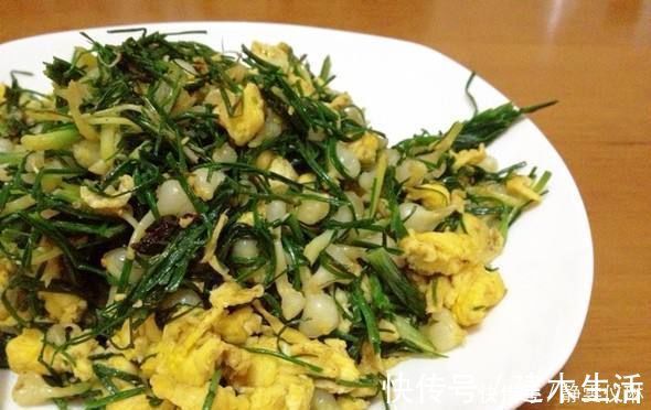 年糕|这野菜,农村遍地是,经常吃一点,促进血液循环,远离老年痴呆!