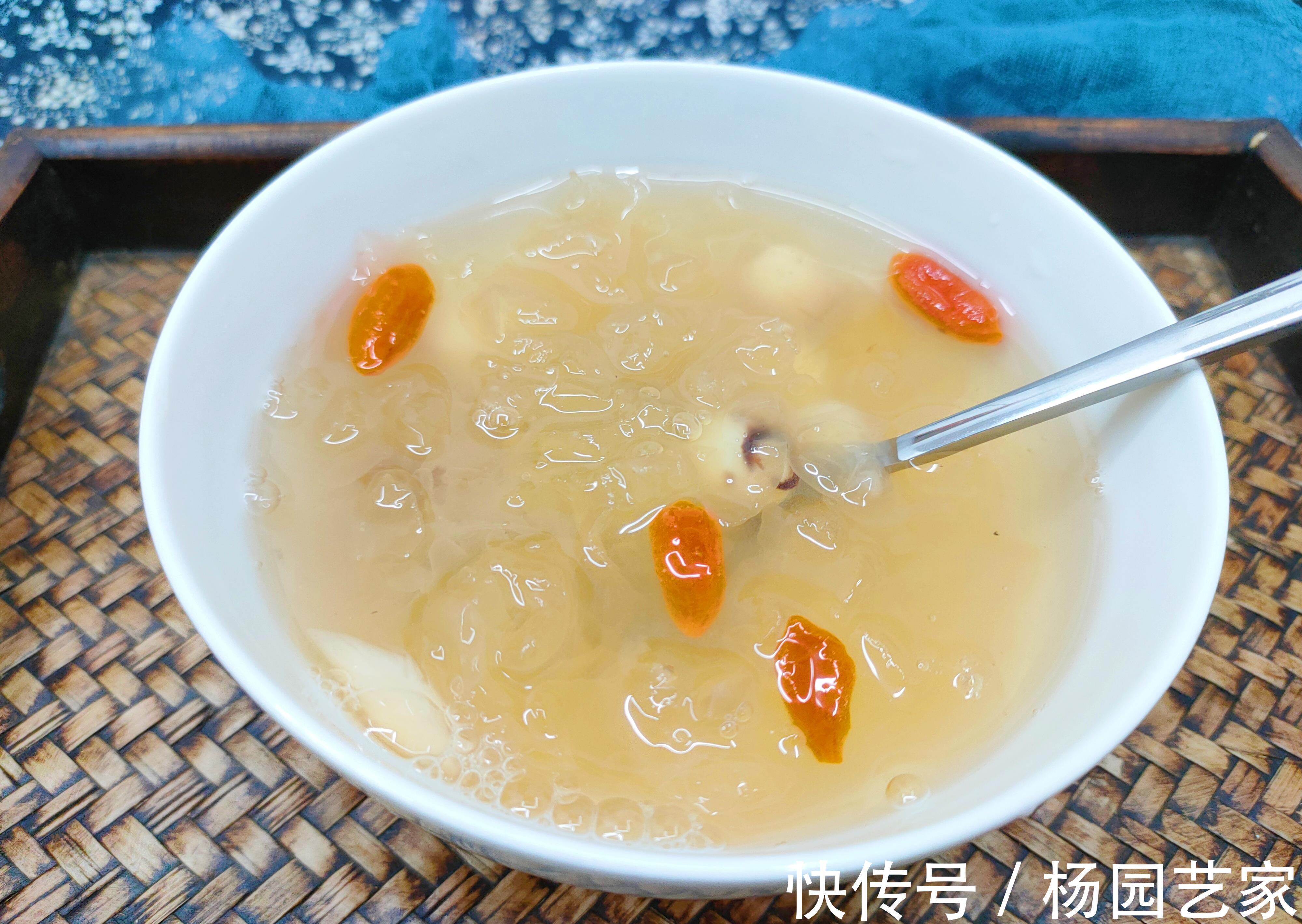 食物|初秋，3样白色食物一起放入高压锅，出锅香气四溢，滋润去燥