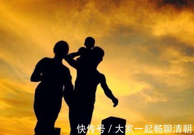 名字|爸妈都姓“宫”,奶奶随口给三胞胎取了个名字,民警直呼太霸气了