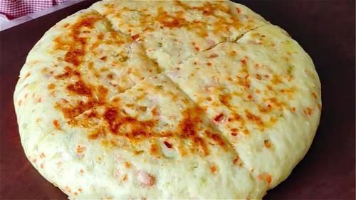 家里有面粉试试这样做,比馅饼简单,比包子好吃,我家一周做3次