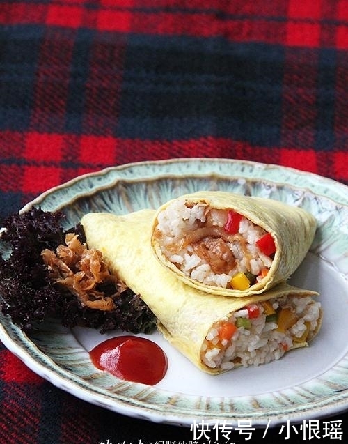 这绝对是你见过的食材最丰富的蛋包饭,做法还超简单