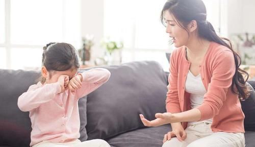 妈妈|5岁女儿因妈妈不给她买气球,大喊你去死,母亲一番话让孩子道歉