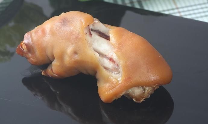 集市上的猪蹄比农村的猪蹄大很多，这是为什么这些猪蹄哪里来的