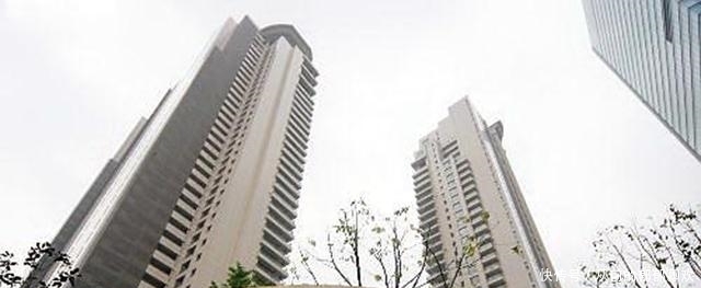 汤臣公司|地产大亨汤君年:爱上负债女星,不顾父母反对,婚礼布置万朵玫瑰