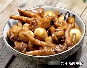 鸡爪鹌鹑蛋|这菜，满满胶原蛋白，尝一口就停不下来，肤干斑多的人吃最好！