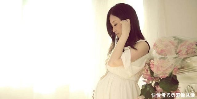 “鸟脸”妈妈不顾劝阻生二胎,二宝没躲过遗传,是任性还是母爱