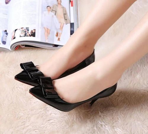 姿势|细跟单鞋搭配改变步态和姿势,穿上去更加优雅