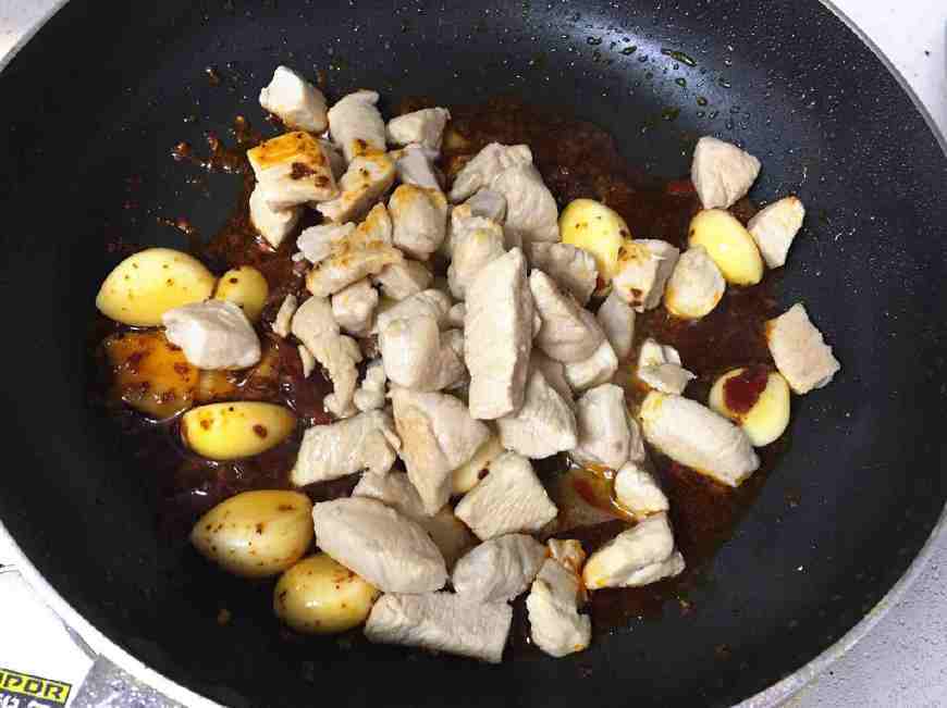  正宗的“宫爆鸡丁”，只要5分钟轻松学会，快来学习一下吧！