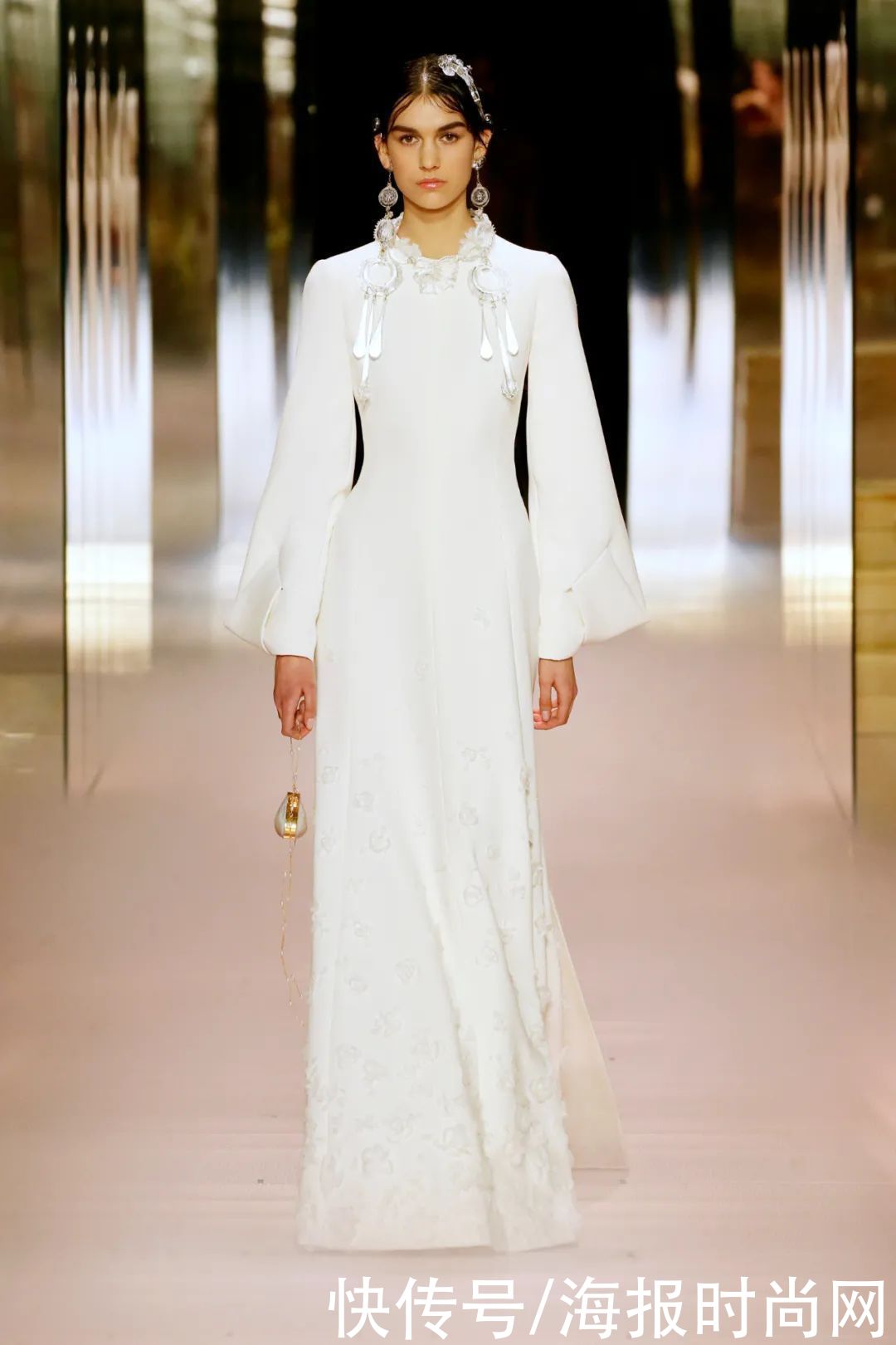 高定周｜打开FENDI这本，关于家人、关于爱的浪漫手册