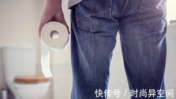白菜|上厕所时，大便前头干硬，后头软粘，说明了什么？看完涨知识了