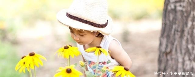 妈妈让两岁儿子去外婆家借酱油,结果儿子犯迷糊,拎回来一只鸡!