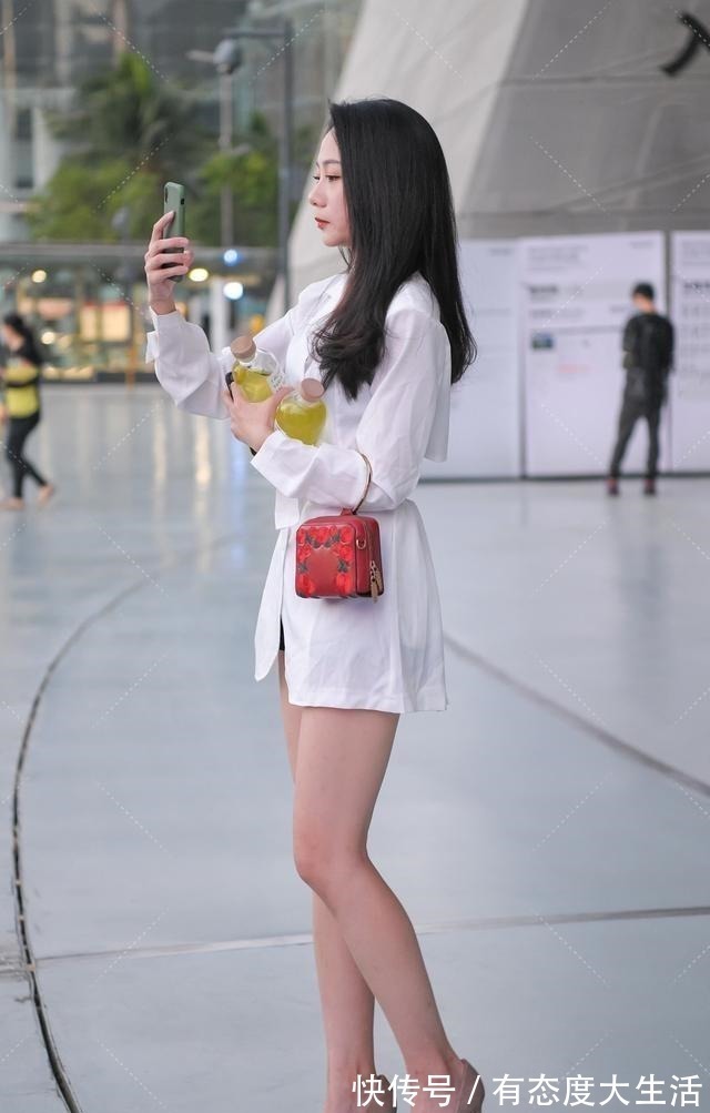 黑裤衩 黑裤衩搭配上衣,时尚隐藏着肉感,展现自己的优雅气质!