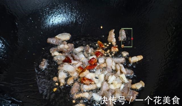 天冷了，遇到它别错过，多买些存着，随吃随取特省事，炒肉吃真香！