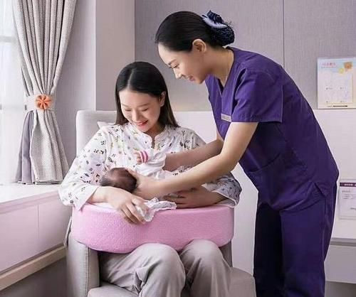 哄娃|七个月宝宝被哄成“脑瘫”,这些常见的哄娃方式,家长别再做了