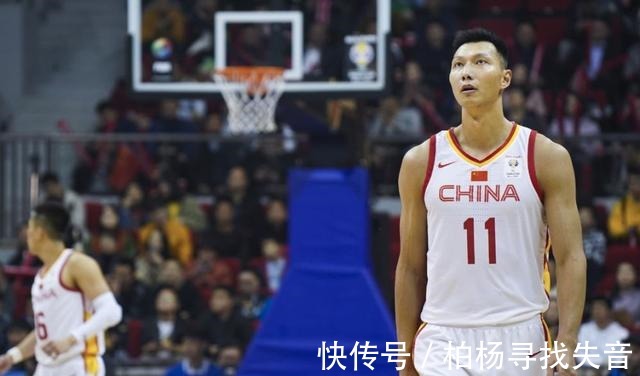 魔兽|易建联收拾2米巨头,6秒内送出两巴掌,魔兽6字回应激动得要动手