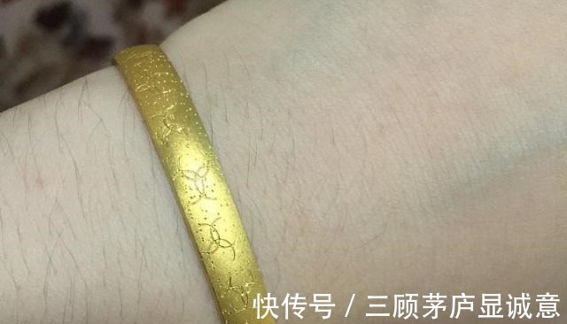 阿东 黄金手镯买光面的好还是磨砂面的好内行人道出了实情!