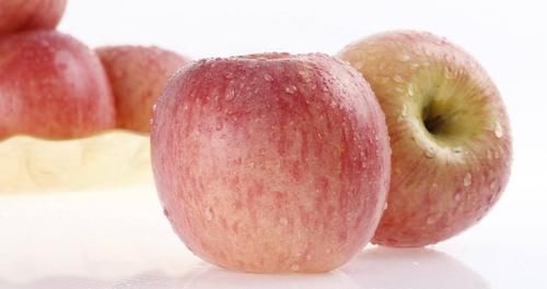 好处|吃苹果好处多,但不要与一物同食,却有很多人不清楚!