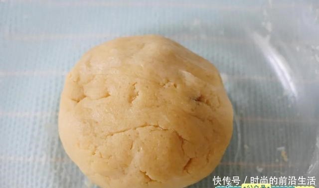 黑芝麻发糕|比奶豆更健康、比小饼更好吃,保证你和宝宝抢着吃!宝宝辅食