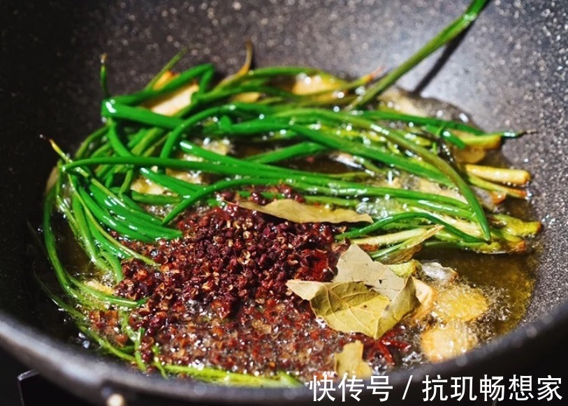 花生米|炸辣椒油,直接泼热油是大错!牢记5个技巧,红亮诱人,又香又辣