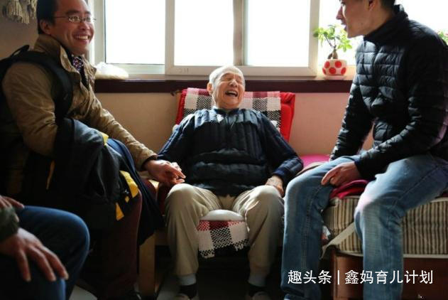 老行为|国外孩子18岁后不问父母要钱没那么简单,这种啃老方式更打脸