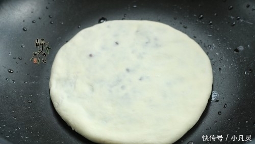 烙饼又一新做法,松软香甜,补血养胃,比葱花饼还要香,超好吃