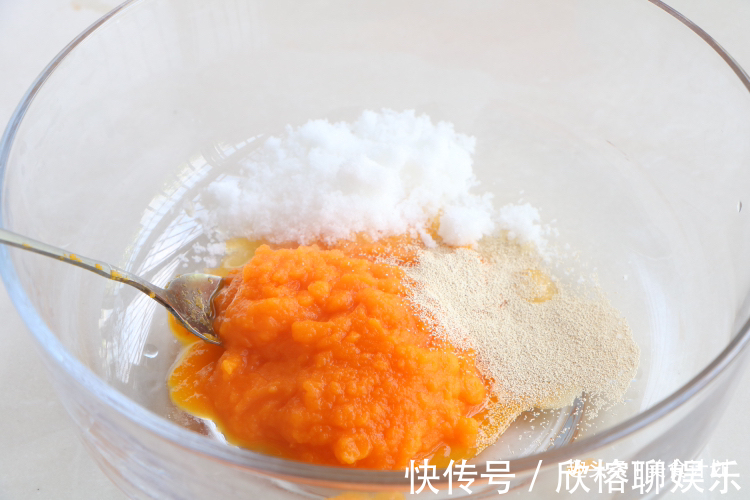 红豆吐司|学会红豆新做法,以后再也不煮粥了,香软营养,女儿每顿吃2个