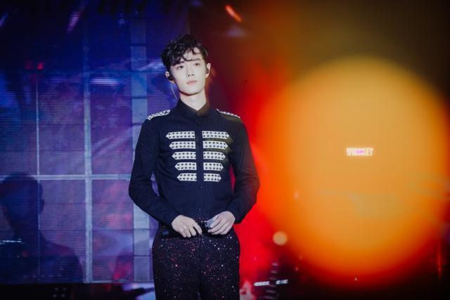 肖战官宣加盟《跨界歌王》，晒出和孙燕姿合照，追星小达人实锤了