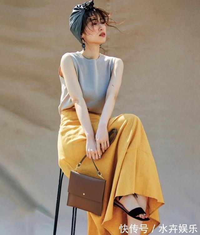 丝巾 丝巾才是提升优雅气质的法宝,日系穿搭教你多种系法,每种都心动