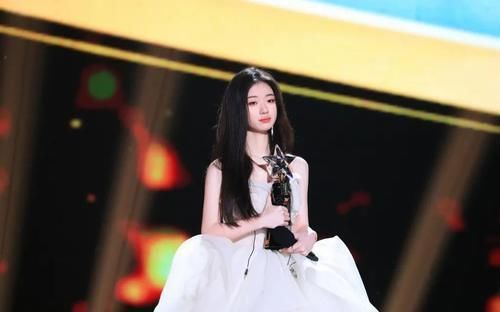 好声音 前和张艺谋合作,后就接新电影主题曲,单依纯这势头,有点猛