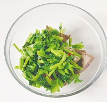 常看电脑和手机的人，这道菜要常吃，改善视力，缓解疲劳，别错过