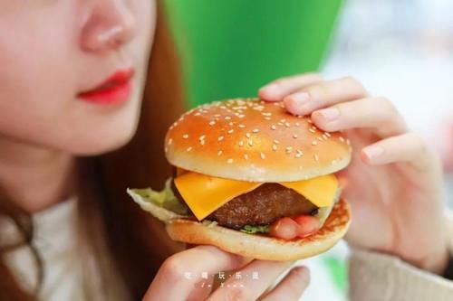  肯德基|肯德基变绿了！！！新品没有肉？？？