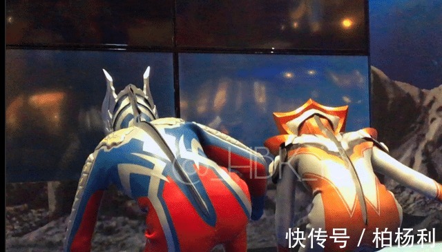 半吊子|奥特曼舞台剧 夫妻相十足的赛罗与格力乔闹乌龙 小梦喜获披风