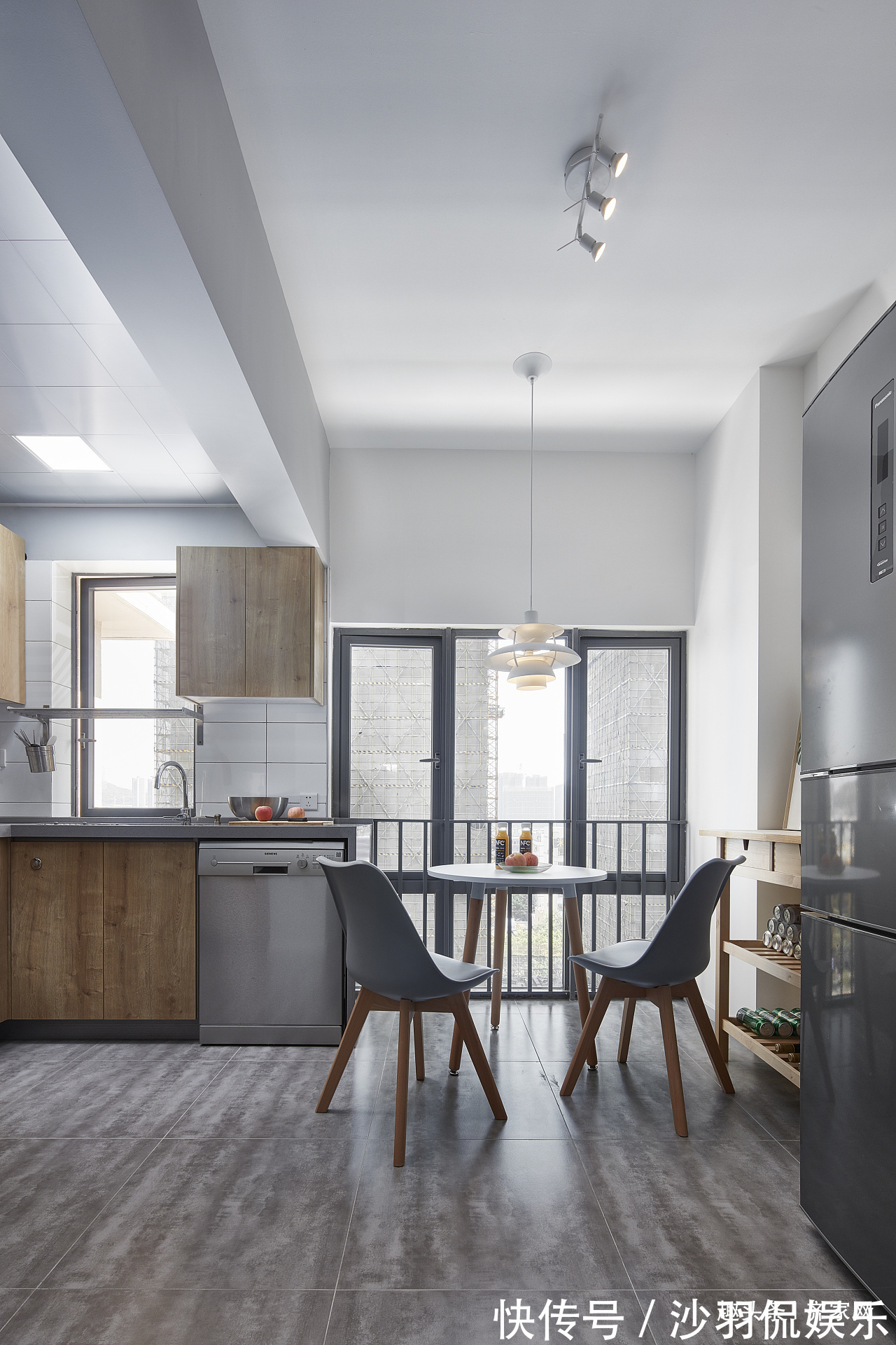 全身镜|北欧风格三居,玄关全身镜和储物空间,美感与实用的结合!