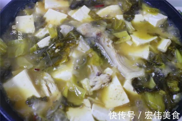 泡椒|我家吃鱼,最喜欢这懒人做法,三种食材一锅炖,出锅连汤也不剩