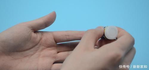 手指被502胶水粘住怎么办?学会这诀窍,胶水立马融化,太实用了
