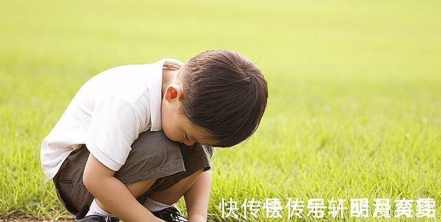 心理|孩子心理权威测试,这五个表现全都有,说明你家孩子自卑心很重