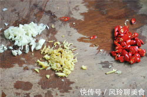冬天这菜2元1斤,钙含量比鸡蛋高3倍,不懂吃亏大了!