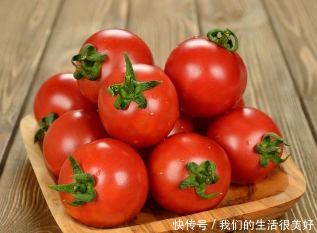 打了激素的西红柿如何辨认菜农教你4招，保准买不到催熟的！
