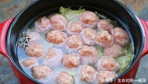 夏天多喝汤,此汤好喝也好做,10块钱就能煮1锅,特别鲜美