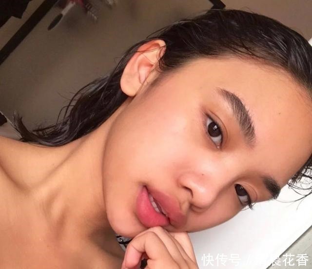 花瓣唇|女生的6种基础唇形花瓣唇最甜美，圆唇不能素颜，第三种最好看