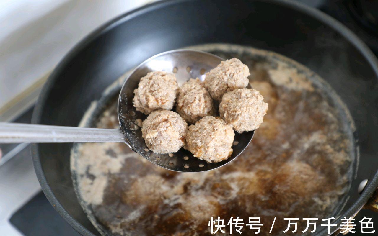 自制猪肉丸子，肉香浓郁，鲜嫩Q弹，一口一个真过瘾