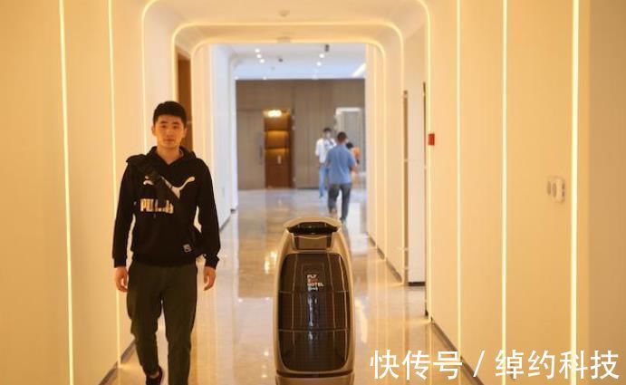男性|女性机器人火了,做工“太逼真”却遭女性抵制,为什么呢?