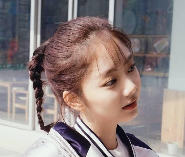 大眼睛|长相干净的女生,一般都会有这4特点,即使五官很一般男生也喜欢