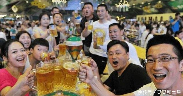 俄罗斯|我国很爱喝啤酒的城市,每人一天平均喝4斤,堪比俄罗斯!