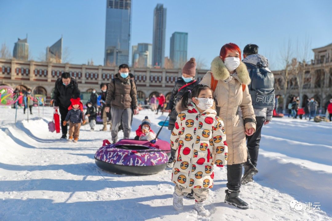 新闻记者|冰雪游火爆！大商圈热闹！这个假期，你去了哪里？