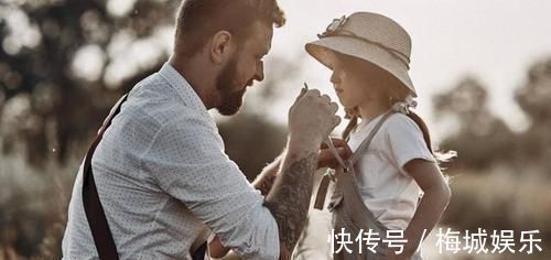 女儿|萌娃一个月没见爸爸，再见面时表情萌翻宝妈，网友：求同款闺女