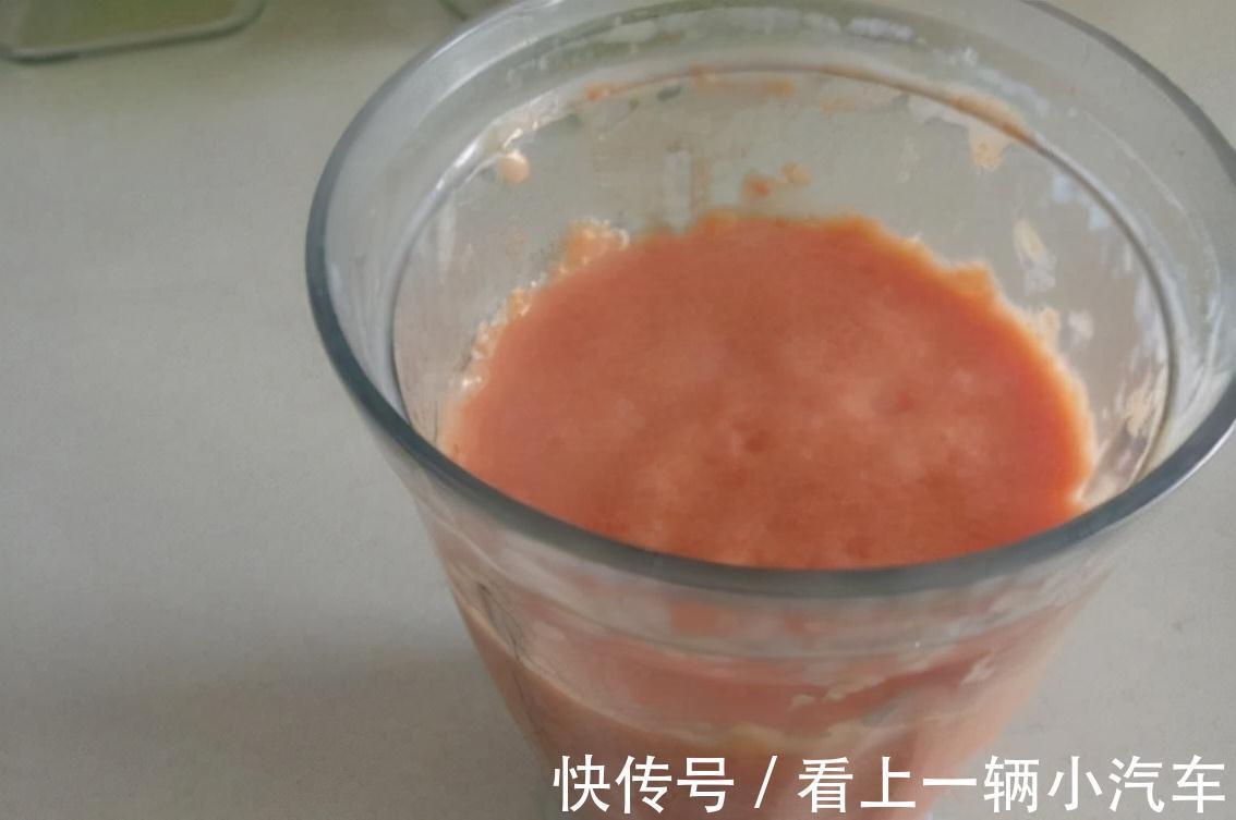 隔3天喷一点制作溶液,富贵竹绿萝吊兰疯长,开花不止