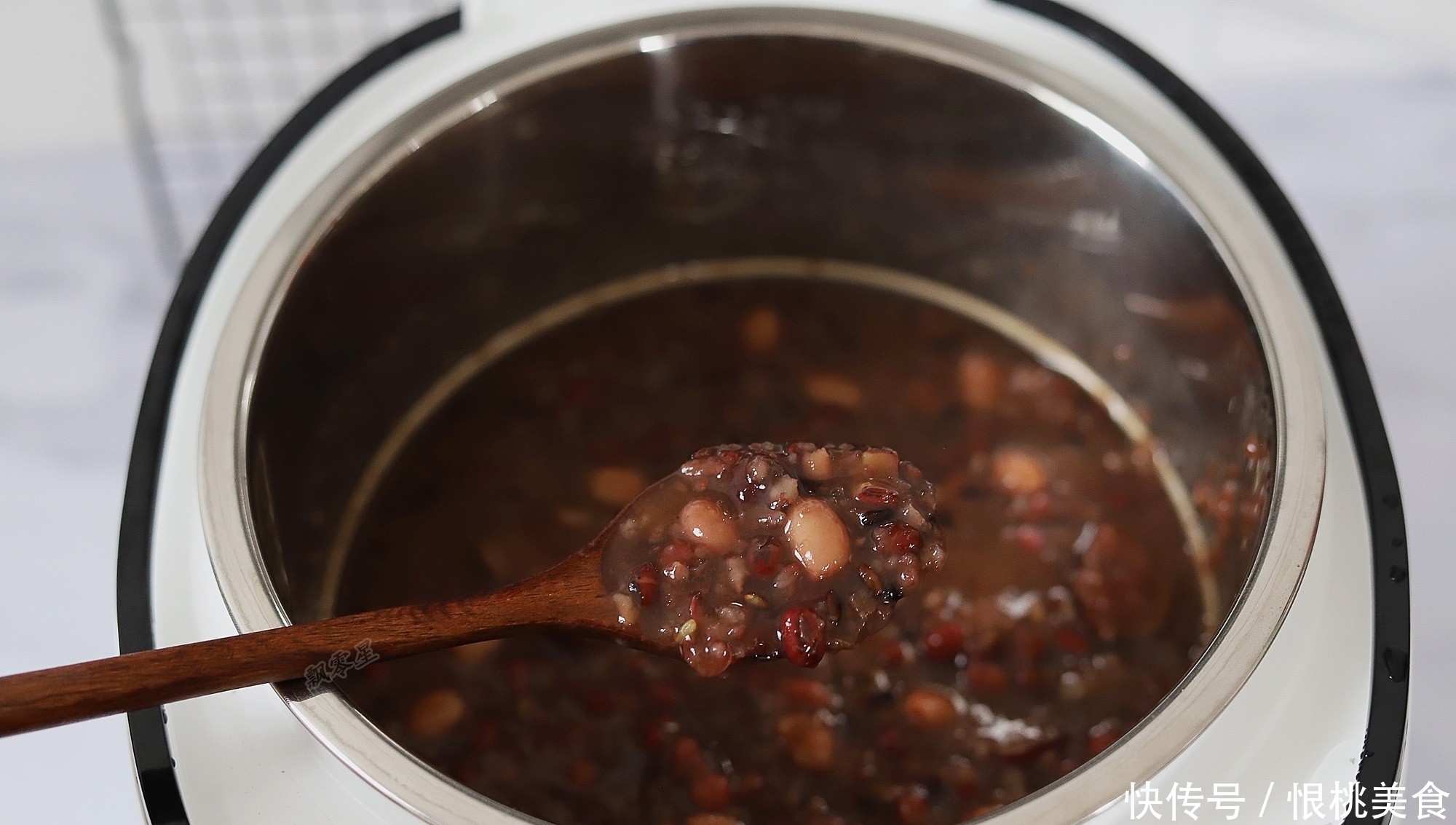 女人气血差要常喝一碗粥,食材普通,做法简单,补血养颜不发胖